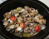A picture of step 3 of Basic Pasta alle Vongole.