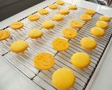 A picture of step 29 of Lemon Macarons with Italian Meringue.
