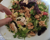 Foto del paso 2 de la receta: Ensalada de queso de cabra y nueces en 6 minutos
