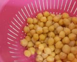 Foto del paso 1 de la receta: Garbanzos con cebolla y caballa