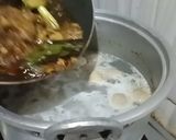 Foto langkah ke 2 dari resep 51.Sop Ceker Ayam & Bakso.