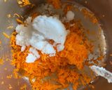 A picture of step 1 of Gajar Halwa Cake.