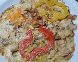 A picture of step 6 of Cheesy chicken n bell peppers omelet.