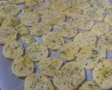 Foto del paso 2 de la receta: Muslos de pollo al horno con patatas 🍗
