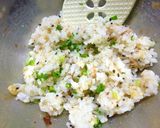 A picture of step 3 of Wasabi-Flavored Rice Balls with Tempura Crumbs, Sesame Salt, and Green Onions.