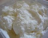 A picture of step 4 of Marbled Yogurt Ice Cream.