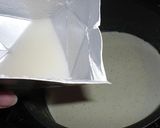 A picture of step 4 of Creamy Matcha Pudding.