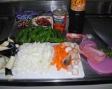 A picture of step 1 of Super Tasty Summer Curry with Canned Tomatoes.