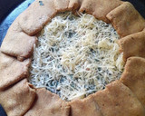 Foto del paso 3 de la receta: Tarta de kale, acelga, hojas de remolacha y ricotta💚