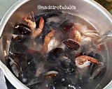 Foto langkah ke 1 dari resep Seafood Jjampong (Instant Noodle).