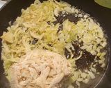 A picture of step 3 of Chicken mini pie.