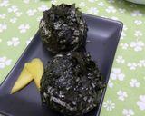 A picture of step 4 of Granny's Round Onigiri Rice Balls.