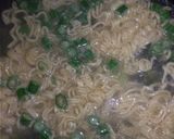 Foto langkah ke 1 dari resep Mie Omlet Sayuran.