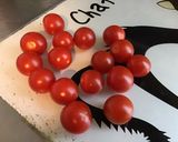 Une image de l'étape 5 de Trio de tomates en salade à l oignon doux et herbes aromatiques.
