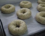 A picture of step 5 of Black Tea Bagels with Cranberry and Cream Cheese.