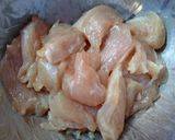 A picture of step 5 of Stir-fried Chicken Breast and Shiso Leaf with Lemon Juice and Fish Sauce.