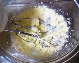 A picture of step 3 of Matcha White Chocolate Muffins.
