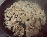 A picture of step 2 of Stir-Fried Pork Belly and Cabbage with Okonomiyaki Sauce.