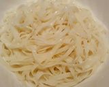 Brokkolis-cukkinis rizstészta tejszínesen recept fázis 4 fotója