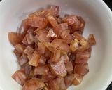 Hình bước làm 1 của món Trứng cuộn lạp xưởng