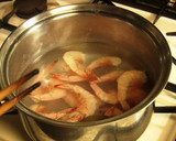 A picture of step 1 of Caesar Salad Udon.