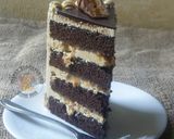 Gambar langkah 23 resipi Snickers Cake.