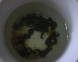 A picture of step 2 of Ready in a Flash: Quick Wakame Soup.
