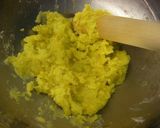 A picture of step 10 of Sweet Potato Snack With Caramel in the Center.