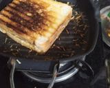 A picture of step 4 of Chicken Mayonnaise Grilled cheese Sandwich.