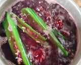 Foto langkah ke 2 dari resep Bubur Ketan Hitam Legit Pulen.