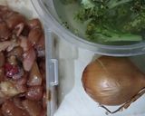 Foto langkah ke 1 dari resep Ayam brokoli saus teriyaki.