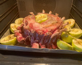 Foto del paso 2 de la receta: Corona de chuletas de cerdo