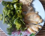 Foto del paso 4 de la receta: Ensalada de brócoli con pollo a la plancha
