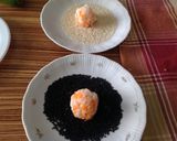 Foto del passaggio 3 della ricetta Temarizushi California, temarizushi di verdure e temarizushi di salmone
