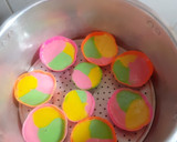 Foto langkah ke 8 dari resep Bolu Kukus Mawar Ekonomis Lembut & Empuk.... 🌷🌹.