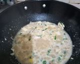 Foto langkah ke 2 dari resep Bubur Ayam Telur Bayam.