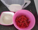 Foto langkah ke 1 dari resep Korean Strawberry Milk latte.