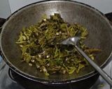 Foto langkah ke 2 dari resep Tumis kembang pepaya dan teri.