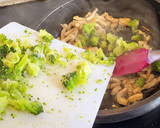 Foto del paso 5 de la receta: Pasta con Brócoli y Lomo (o bacon)