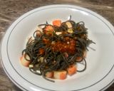 Foto langkah ke 3 dari resep Mi Hitam Crab Stick.