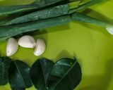 Foto langkah ke 6 dari resep Nasi Ijo Ayam Kemangi.