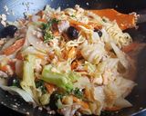 รูปขั้นตอนการทำที่ 4 ของ มาม่าผัดหมูสับ สูตรคีโต Keto