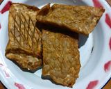Foto langkah ke 2 dari resep Tempe Penyet Sambel Bawang.