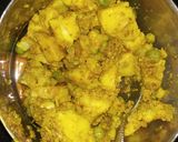 A picture of step 1 of Gobhi aloo ki sabji ka paratha.