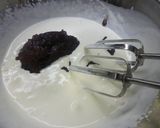 A picture of step 12 of Fluffy Green Tea Chiffon Swiss Roll with Adzuki Cream.