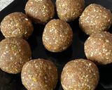 A picture of step 5 of Figs and sesame healthy bites.
