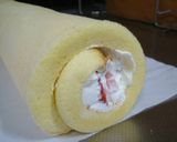 A picture of step 6 of Fresh Strawberry Cream Roll Cake.
