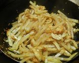 A picture of step 3 of [Farm House Recipe] Daikon and Chikuwa Sweet and Spicy Stir-Fry.