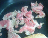 A picture of step 3 of Stamina-Boosting Pork, Chinese Chives, and Bean Sprouts Stir-fry.