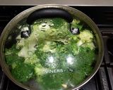 A picture of step 3 of Broccoli Pasta.